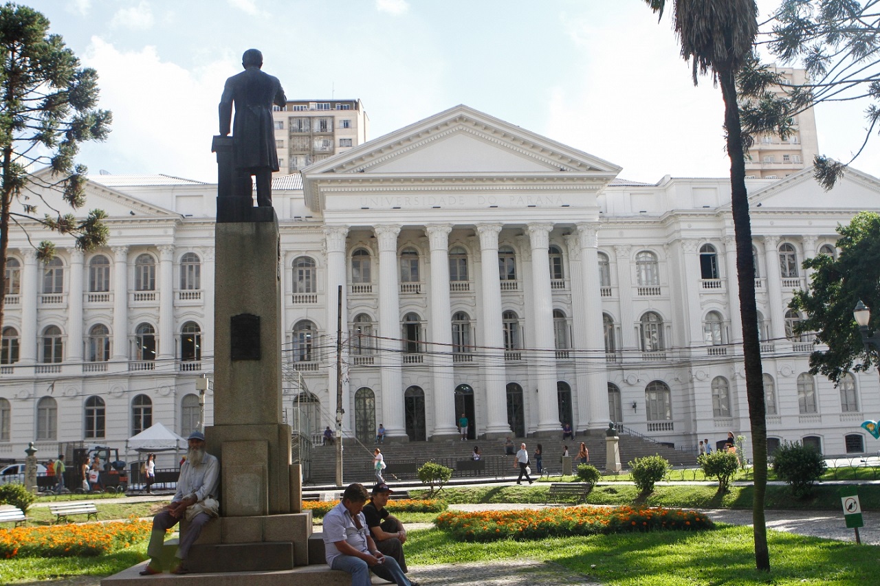 UFPR abre 704 vagas para cursos de graduação sem vestibular