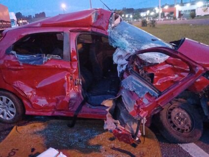 Mulher grávida fica ferida em grave acidente na BR-373