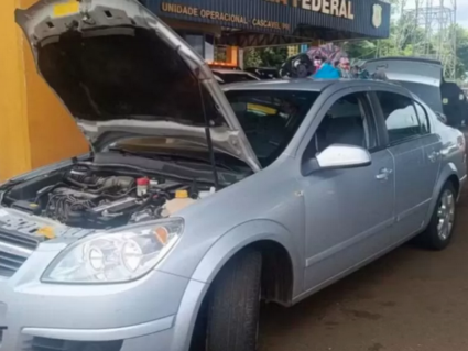 Carro furtado há 15 anos em Curitiba é recuperado em Cascavel