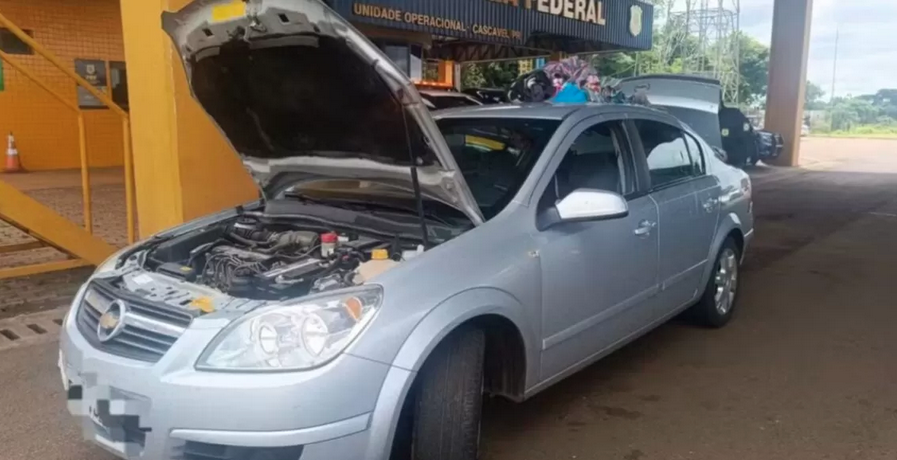 Carro furtado há 15 anos em Curitiba é recuperado em Cascavel