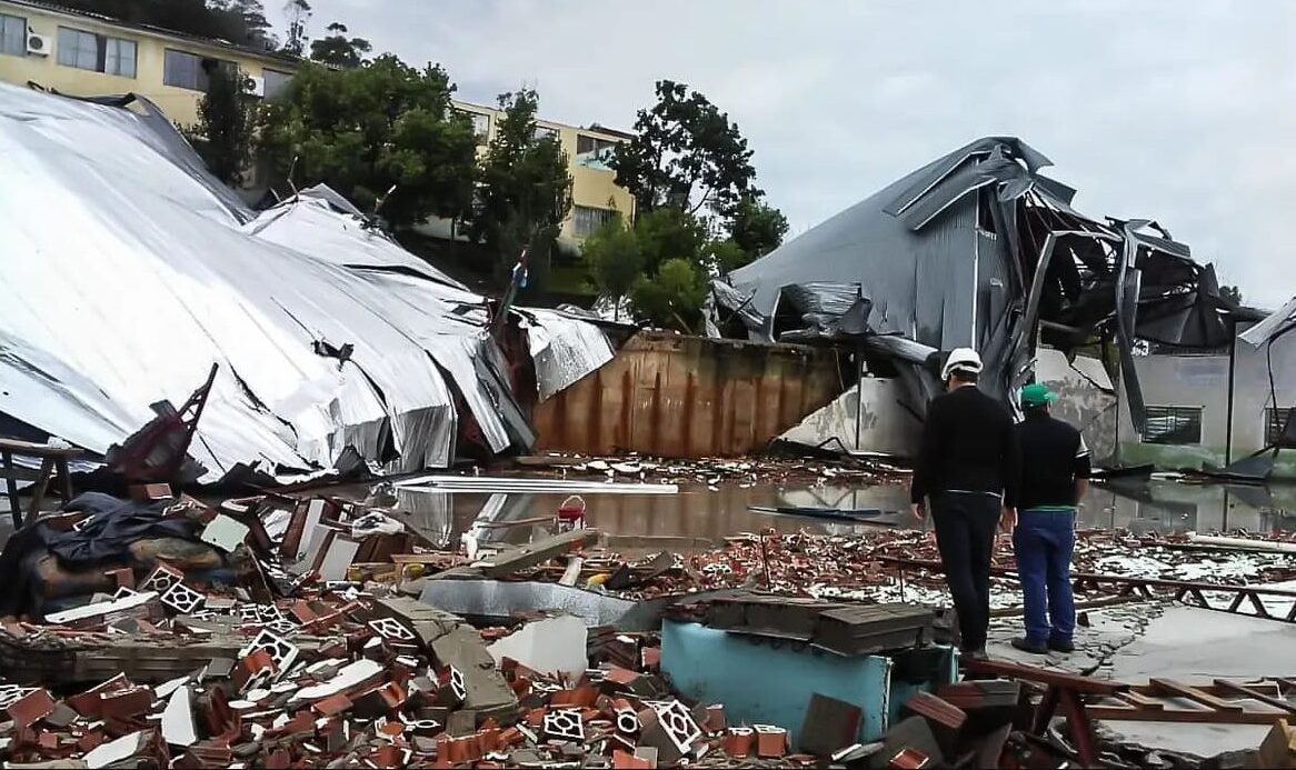 ciclone-bomba-santa-catarina-destroços-região-sul