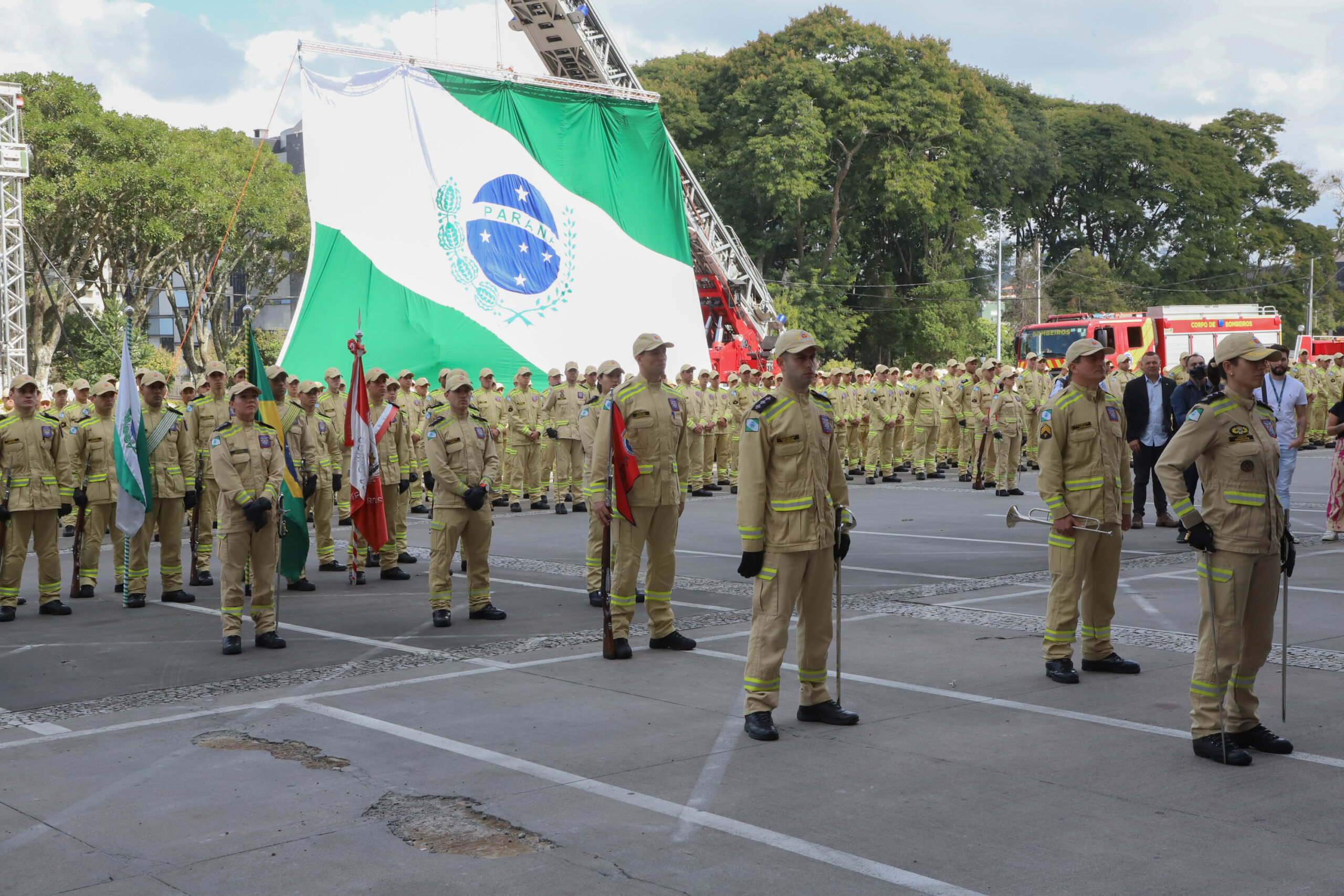 reestruturação carreira bombeiros polícia militar Paraná