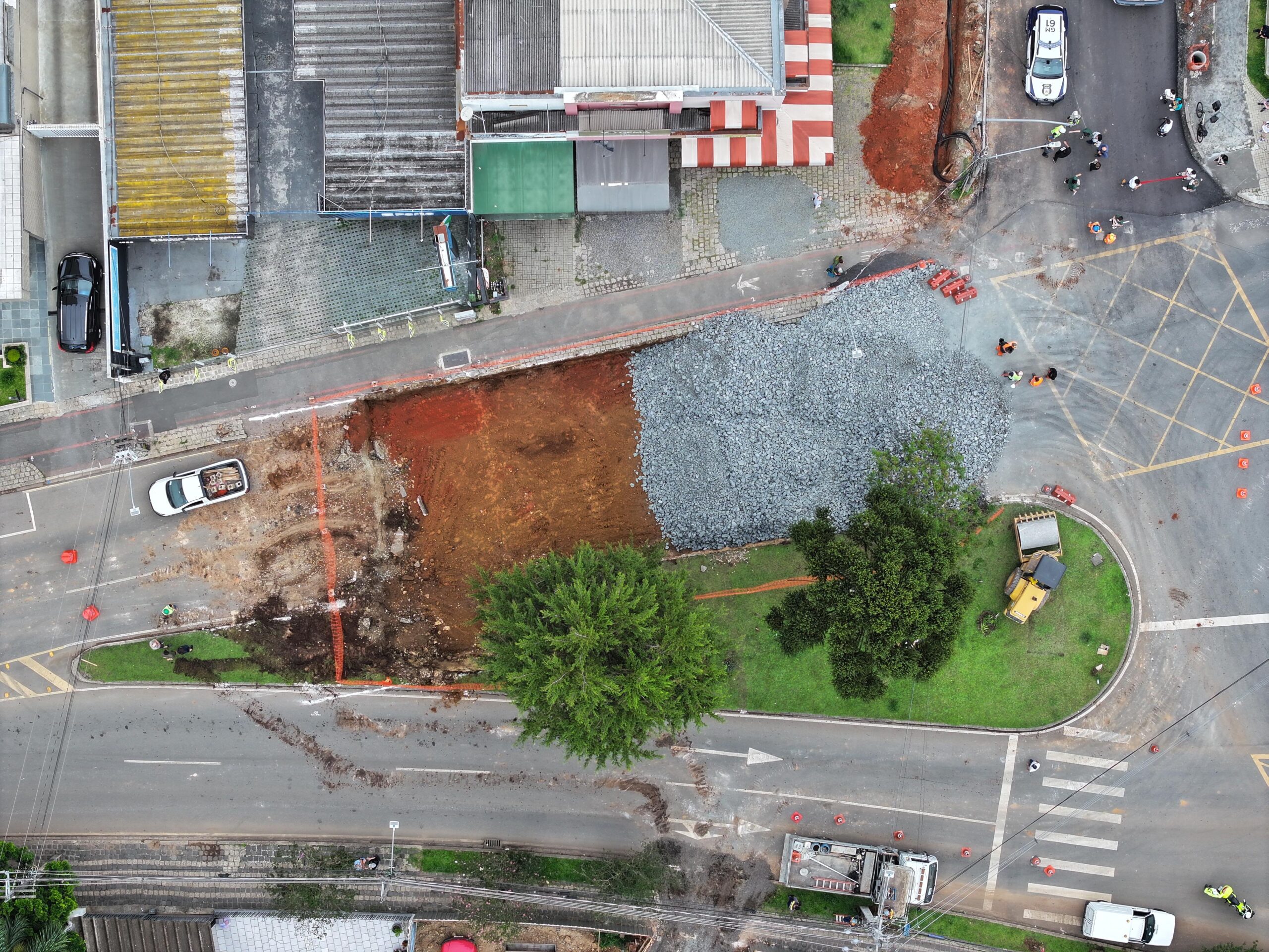 obras Arthur Bernardes Curitiba árvores