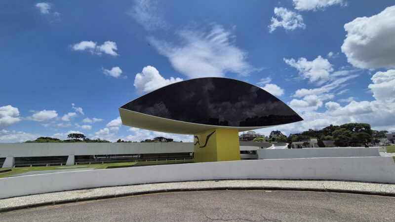 Paraná tem sol e calor nesta segunda-feira, antes da chegada de frente fria