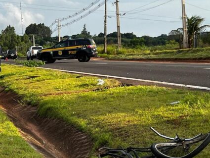 Ciclista morre atropelado por caminhonete na BR-376