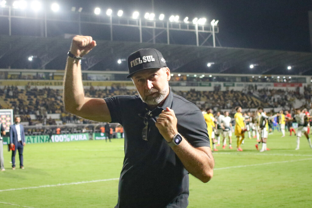 Augusto Melo obtém liminar, e votação de impeachment no Corinthians é suspensa