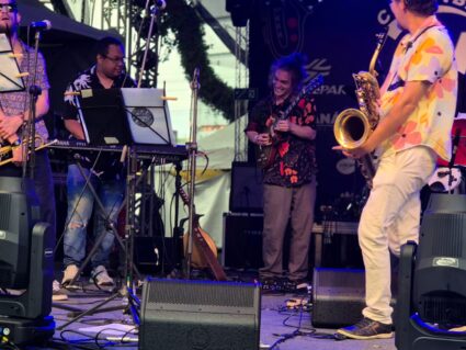 Banda Urucum levanta público no Jazz Curitiba