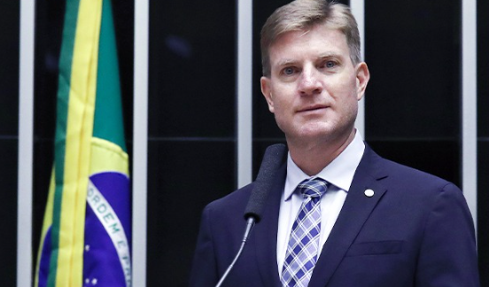Nelsinho Padovani (União/PR) recebe prêmio ‘Excelência Parlamentar’ 2024
