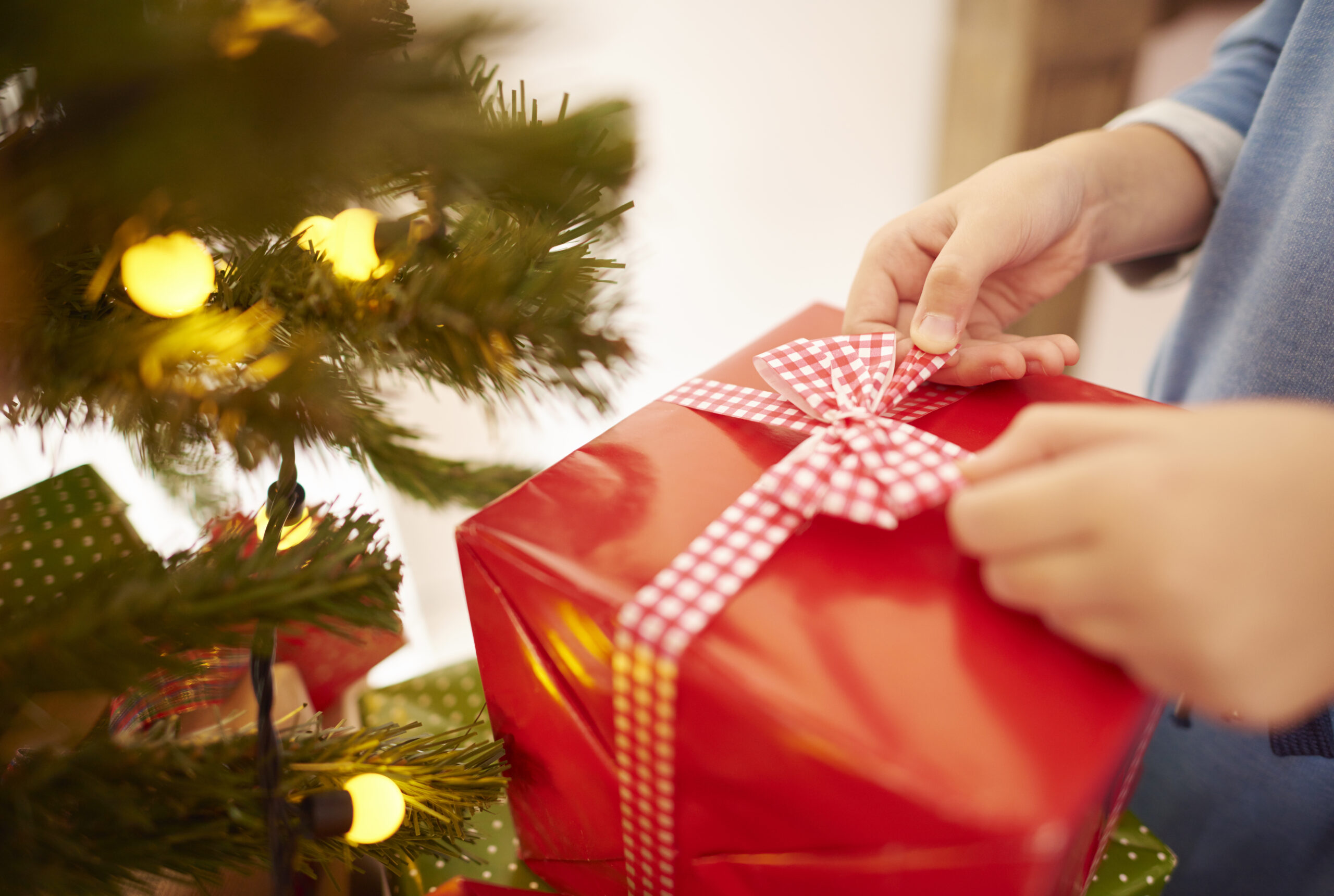 Presentear-neste-Natal-ficara-mais-caro-no-Parana-scaled.jpg