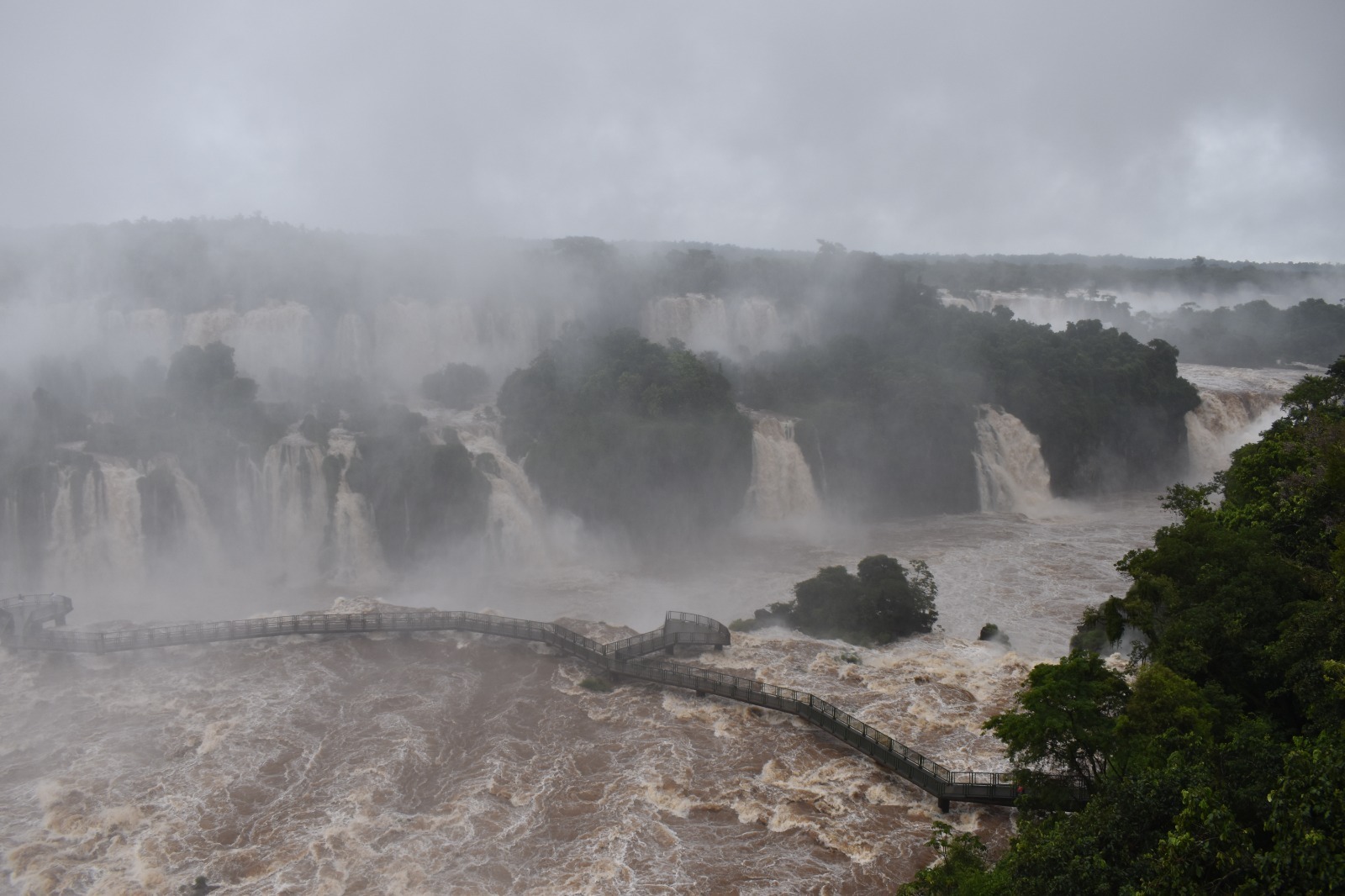 Vazão das Cataratas ultrapassa 7,8 milhões litros d’água por segundo