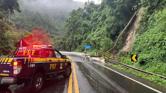 VÍDEO: deslizamento provoca interdição total da BR-277