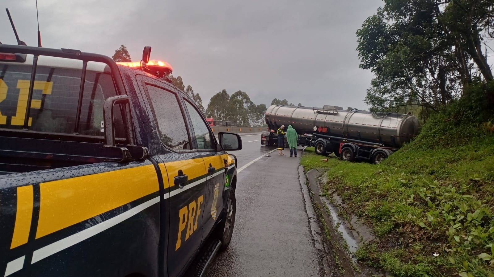 acidente-br-277-caminhão-tanque