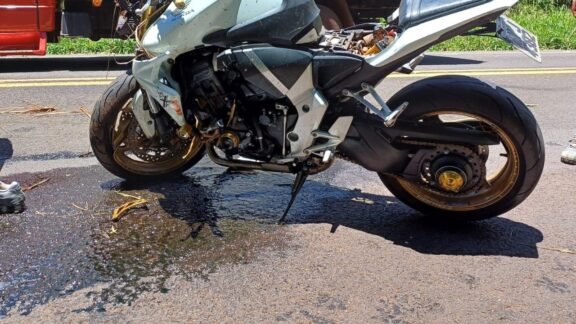 Homem morre ao bater moto de alta cilindrada na BR-487