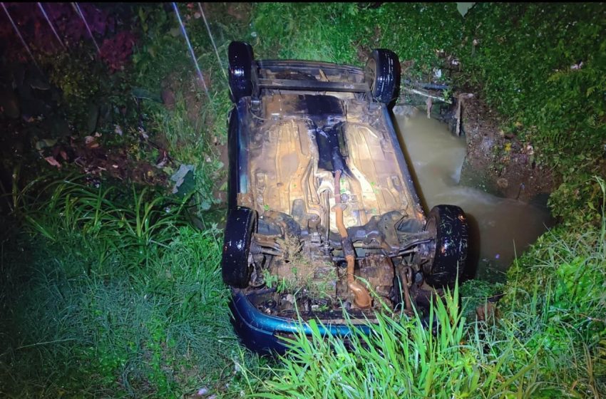 carro submerso Ponta Grossa