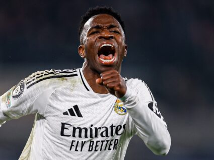 Vinicius Jr. é eleito melhor do mundo pela Fifa e repete Romário, Ronaldo e Ronaldinho