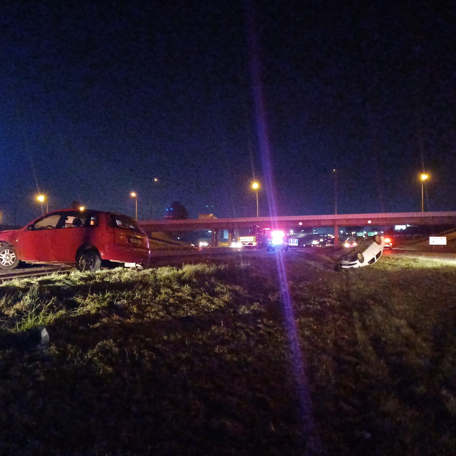 Acidente com três veículos deixa uma pessoa morta e sete feridas na BR-376