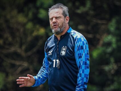 Paraná Clube demite o técnico Argel Fuchs
