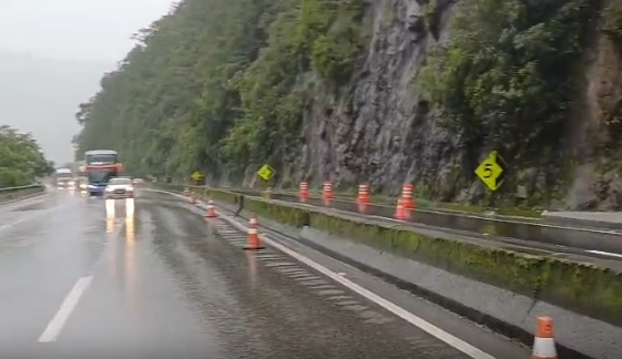 BR-277 é parcialmente interditada para obras na Serra do Mar, em Morretes