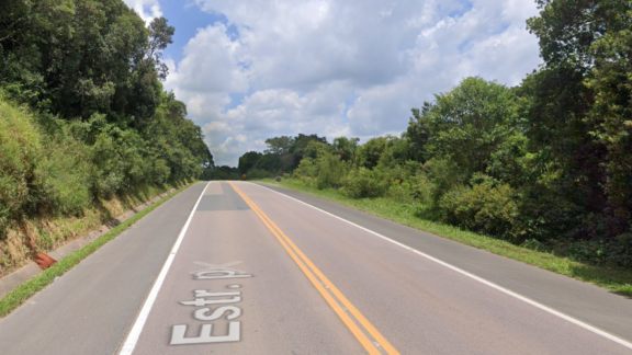 BR-476 é totalmente bloqueada em Contenda após acidente com caminhões