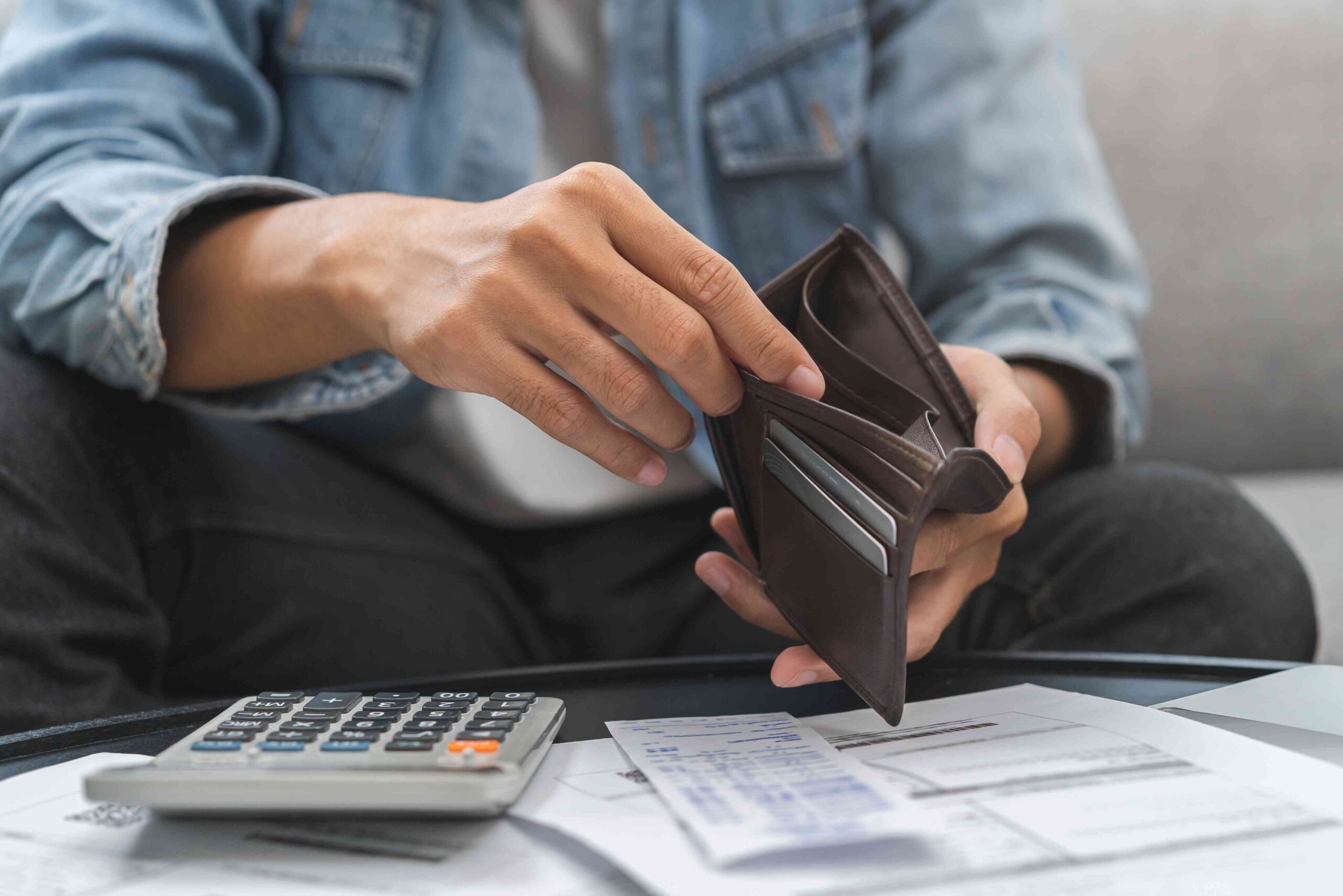 Estratégias práticas para evitar o superendividamento em 2025