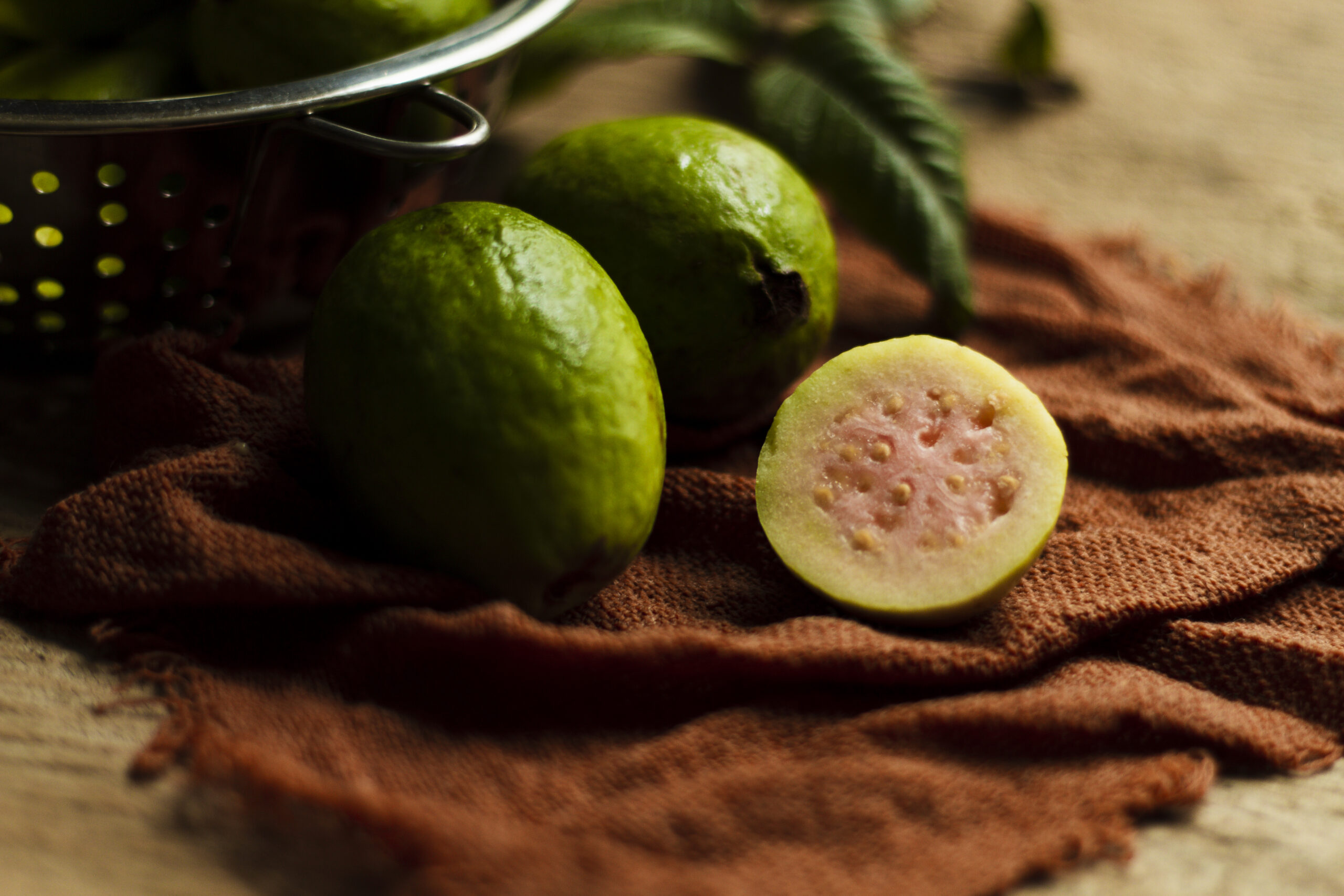 Goiaba de Carlópolis lidera avanço, com alta de 580% nas exportações frutas norte pioneiro paraná
