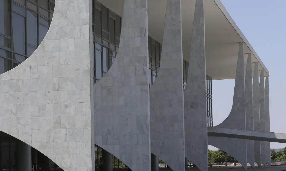 Lei marca reestruturação do sistema de impostos, discutida há décadas