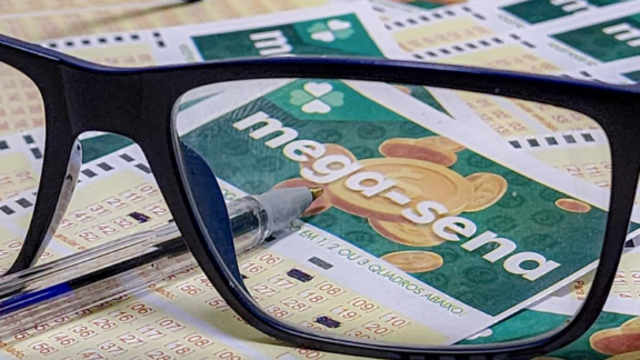 Aposta na Grande Curitiba leva R$ 123 mil na quina da Mega-Sena