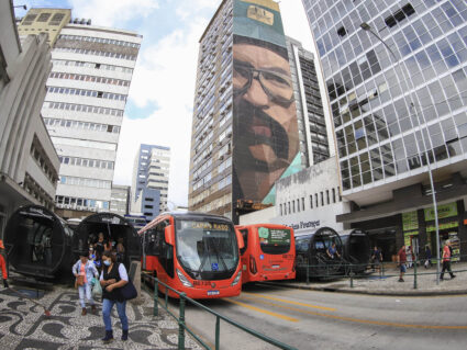 Número de assaltos nos ônibus de Curitiba caiu 97% em cinco anos
