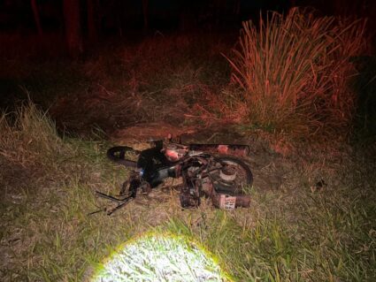 Pai e filho de 11 anos morrem em acidente com moto na BR-272