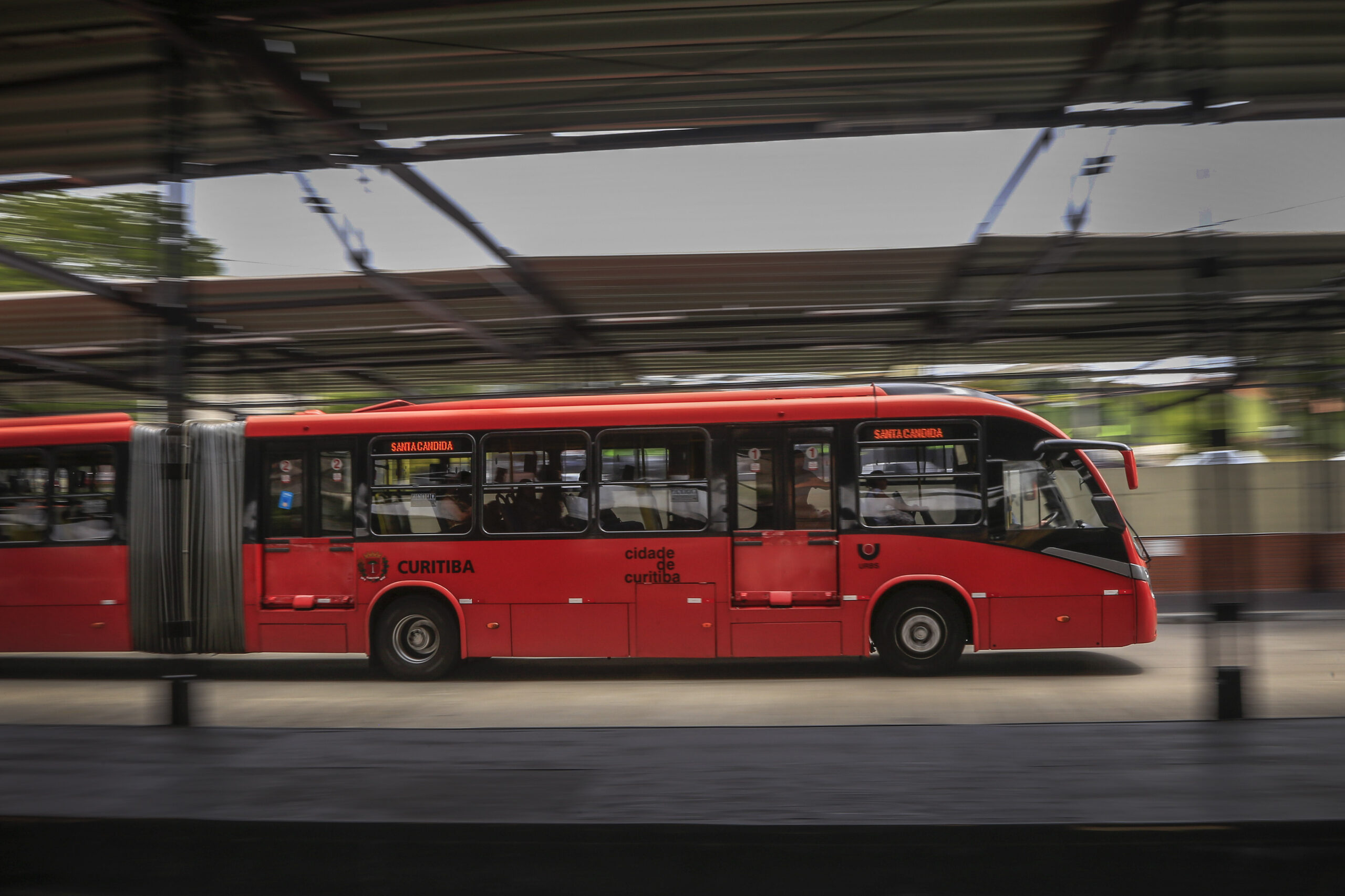 Passagem de ônibus a R$ 3 começa neste domingo (5) em Curitiba