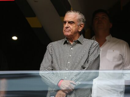 “Perder batalhas importantes também faz parte do jogo”, diz Petraglia em carta aberta aos torcedores