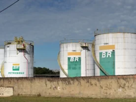 Petrobras reajusta preço do diesel em R$ 0,22 às distribuidoras