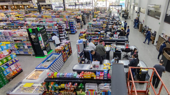 Ovo, carne suína e óleo elevam custos de supermercado na rotina dos paranaenses