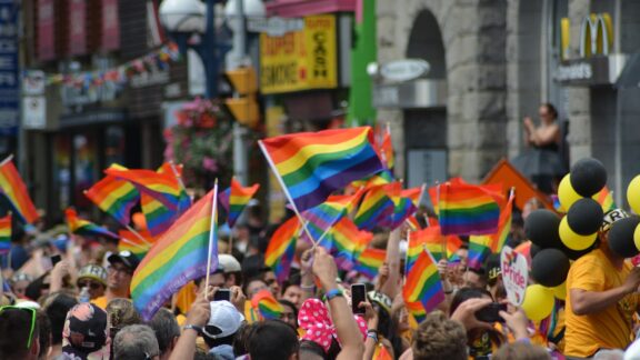 Vereador do PL quer proibir pais de levarem filhos em eventos LGBTQIA+ de Curitiba