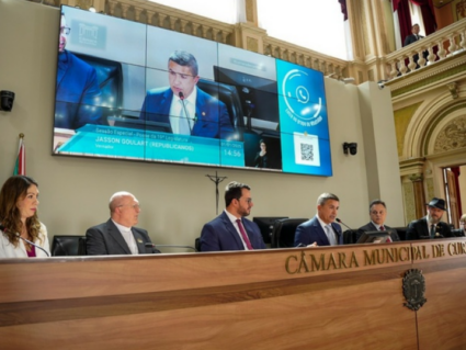 Câmara de Curitiba tem 1ª sessão com novos vereadores