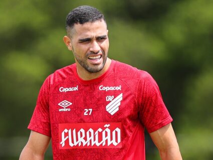Athletico pode ter estreia de experiente atacante contra o Operário; veja os relacionados