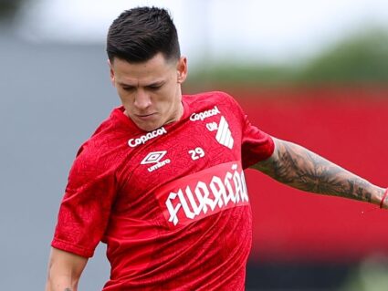 Athletico tem debandada de estrangeiros após rebaixamento