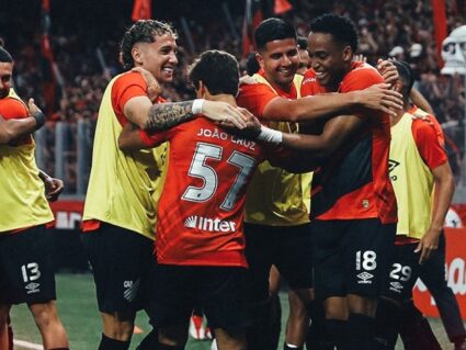 Athletico abre o estadual com vitória sobre o Paraná Clube e leva troféu do “Jogo dos Campeões”