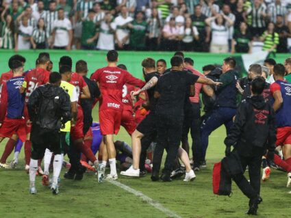 Coritiba perde mandos de campo por caso de racismo; jogadores são punidos após briga