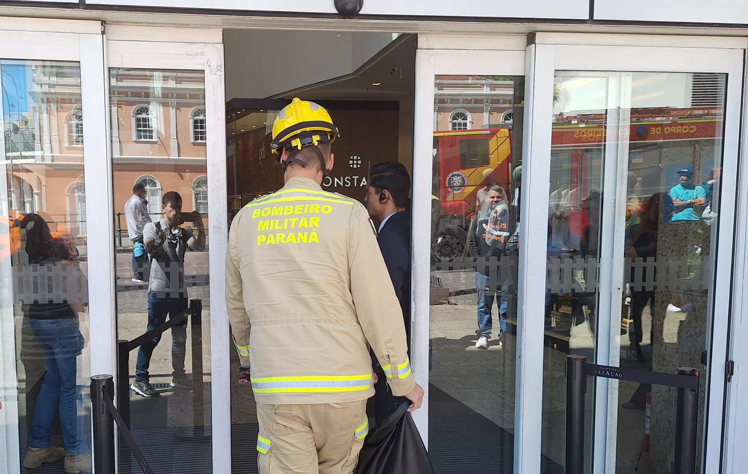morre homem que caiu de telhado do shopping estação
