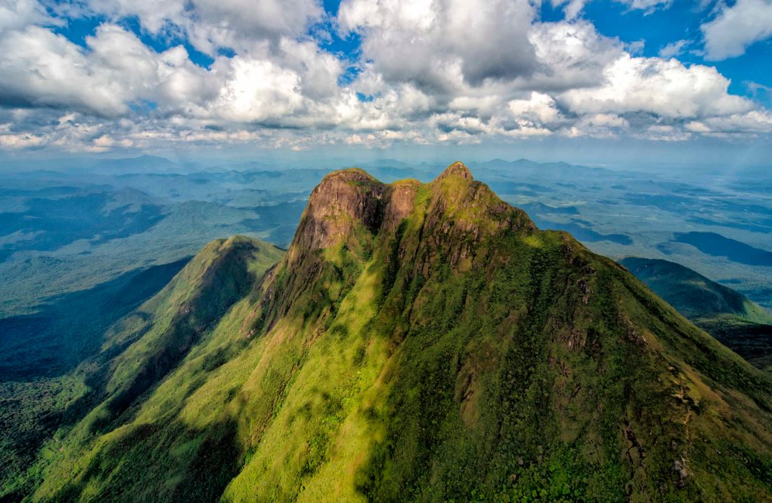Carnaval com montanhas rios mata e fauna parques colocam o turista na natureza