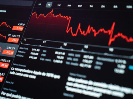 Cresce o interesse dos brasileiros por investimentos, mas desafios persistem