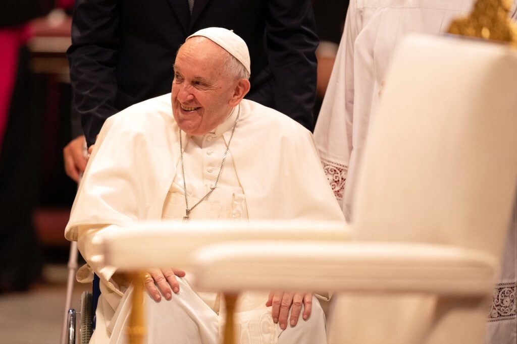 Papa Francisco: Um líder que desafia tradições e toca corações