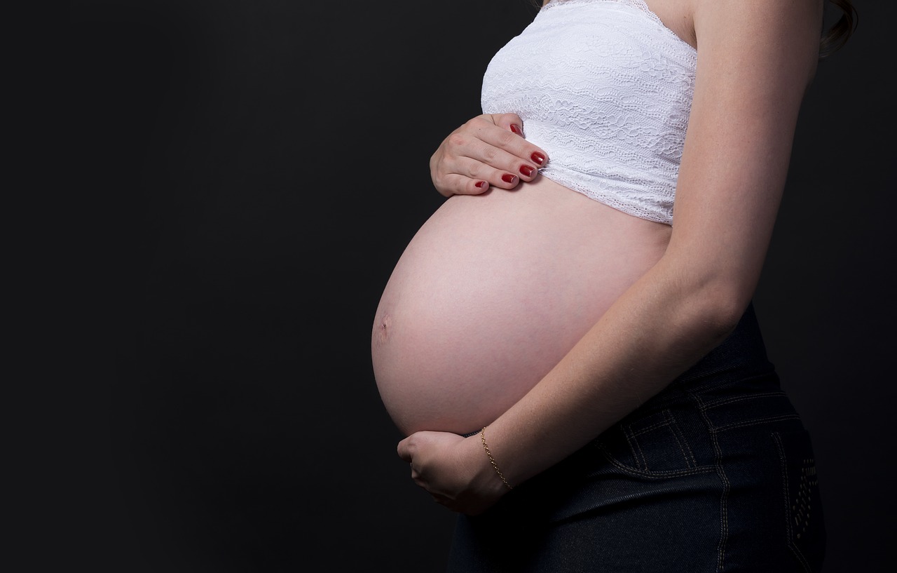 Paraná 11.678 bebês nasceram de meninas entre 10 e 19 anos em 2024