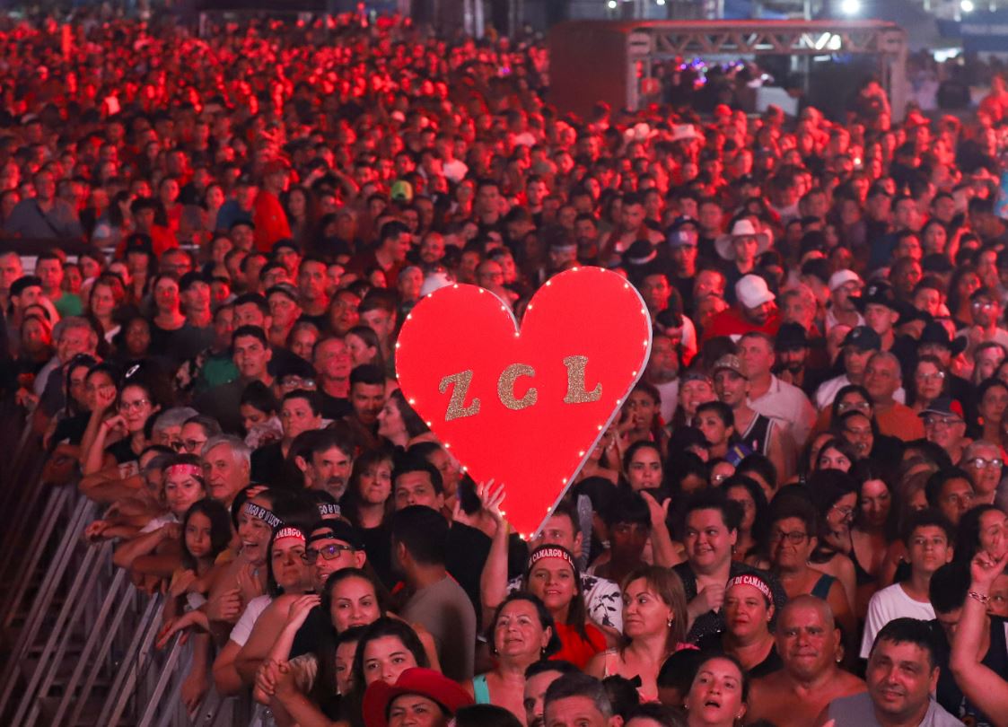 Shows reúnem quase 150 mil pessoas em Matinhos e Pontal do Paraná 