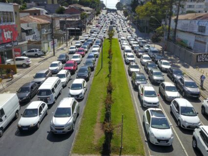 Trânsito de Curitiba será tema de uma nova frente parlamentar na Câmara