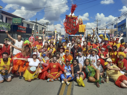 Garibaldis e Sacis agitam pré-carnaval de Curitiba