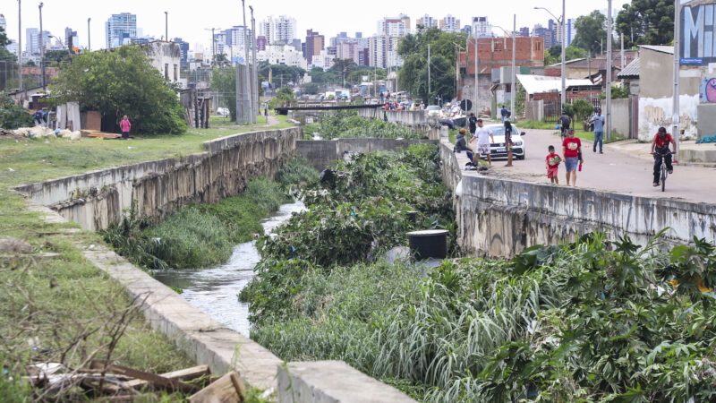 Prefeitura de Curitiba anuncia medidas para prevenir novos alagamentos no Parolin