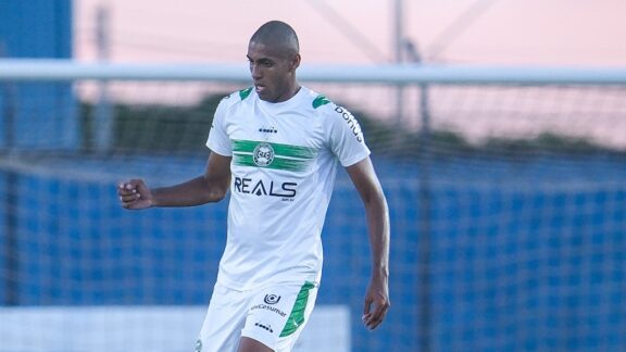 Coritiba poupa titulares e e é goleado fora de casa pelo Cianorte