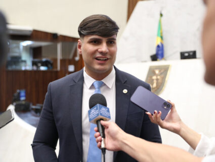 Deputado alvo de operação nega rachadinha e se diz vítima